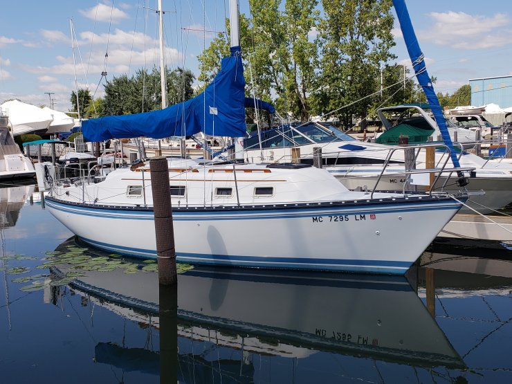 1984 hunter 27 sailboat