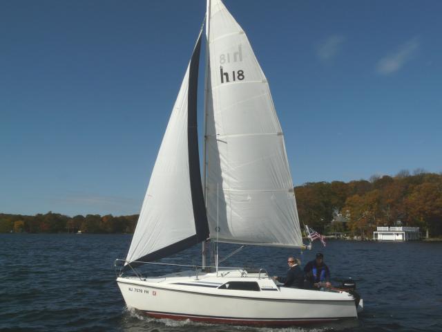 hunter 18.5 sailboat